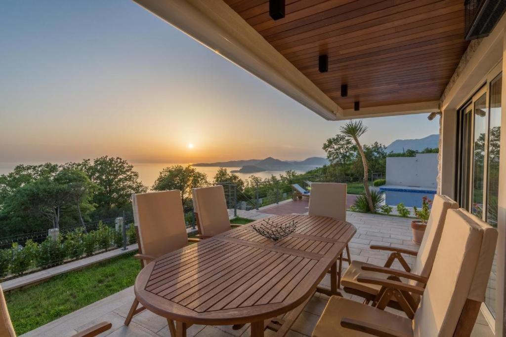 Luxury Villa Crystal Blue Sveti Stefan Exterior photo